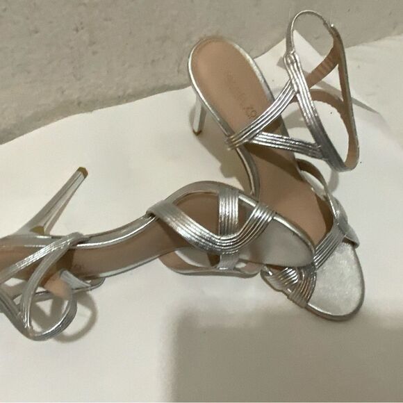 New Rachel Zoe Heels silver size 6.5 - Picture 9 of 10